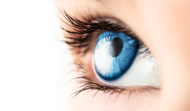 Blaue Kontaktlinse